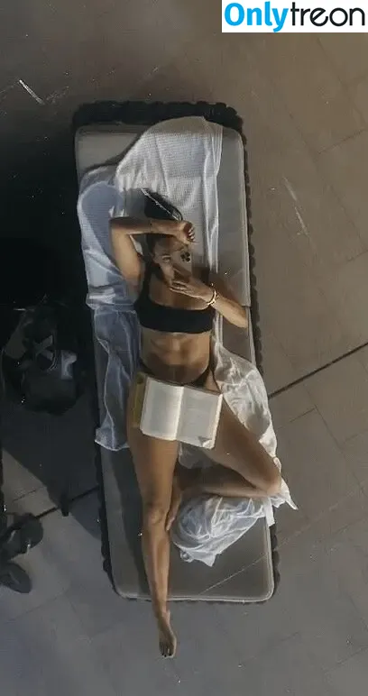 Amira Aly голая photo #0001 (Amira Aly)