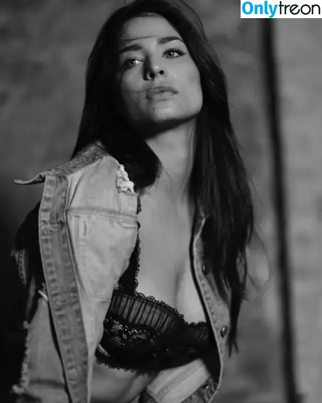 Amira Pocher голая photo #0256 (amirapocher)