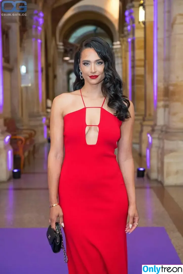 Amira Pocher голая photo #0431 (amirapocher)