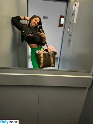 amirahadarax / amiraadarax nude photo #0018