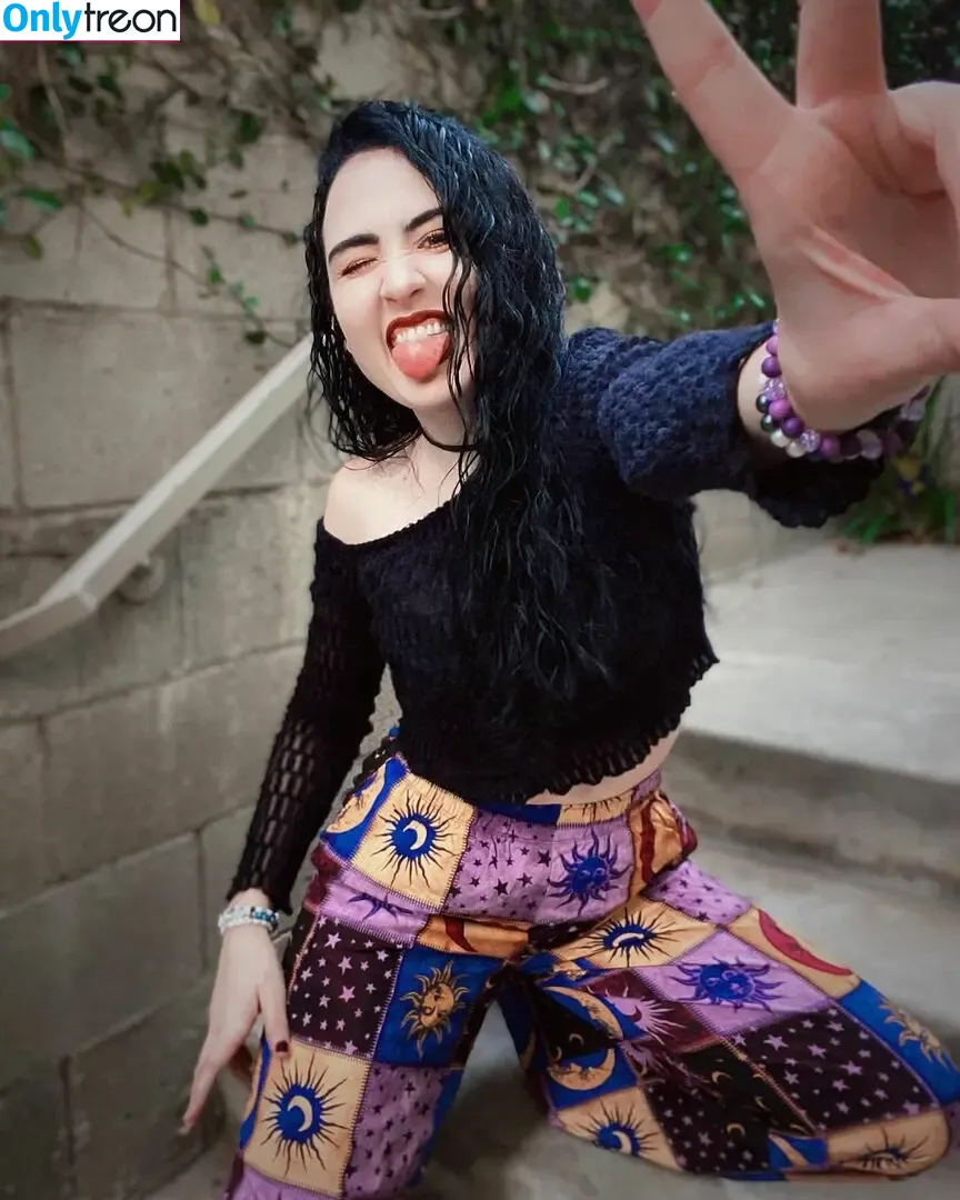 Amy Roberts голая photo #0007 (Amariebythesea)