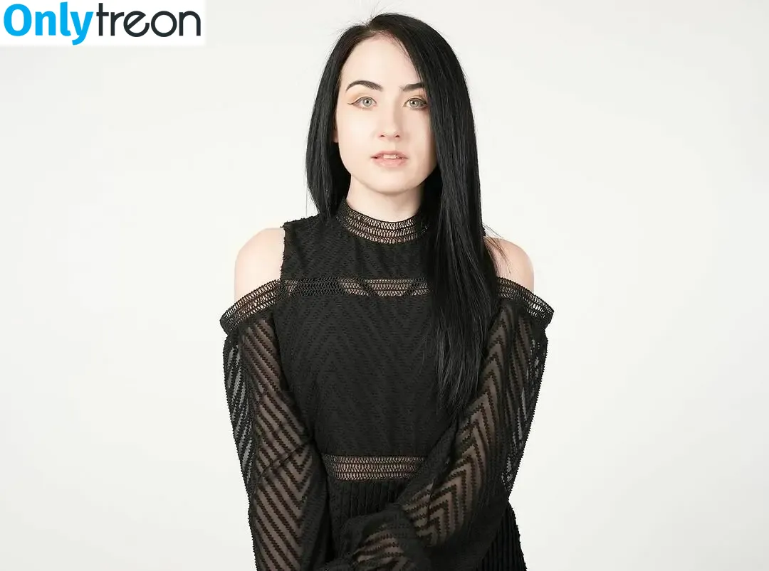 Amy Roberts голая photo #0023 (Amariebythesea)