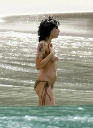 Amy Winehouse / 483399061 / amywinehouse nude photo #0022