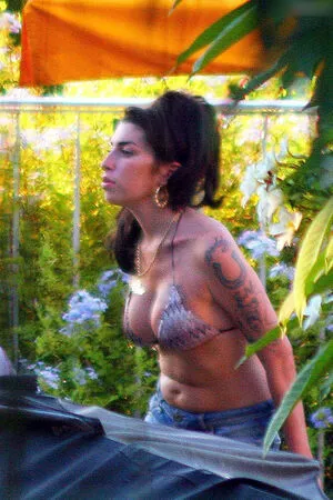 Amy Winehouse / 483399061 / amywinehouse nude photo #0086