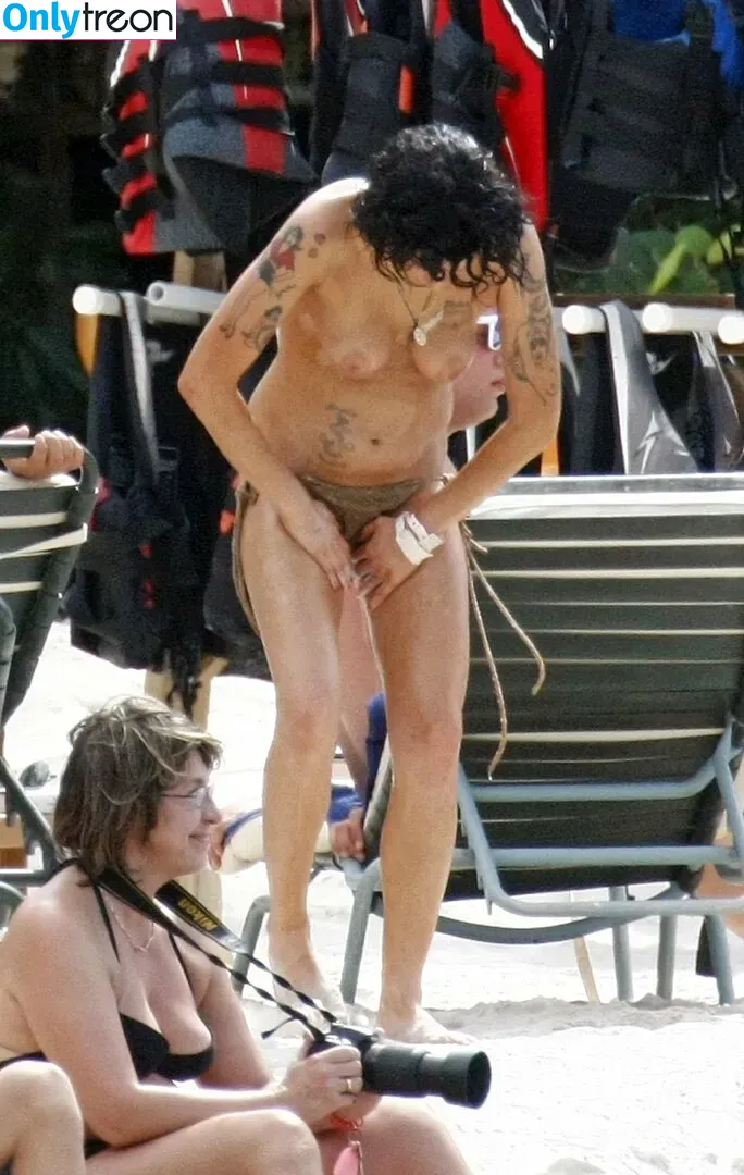 Amy Winehouse nude photo #0019 (483399061 / amywinehouse)