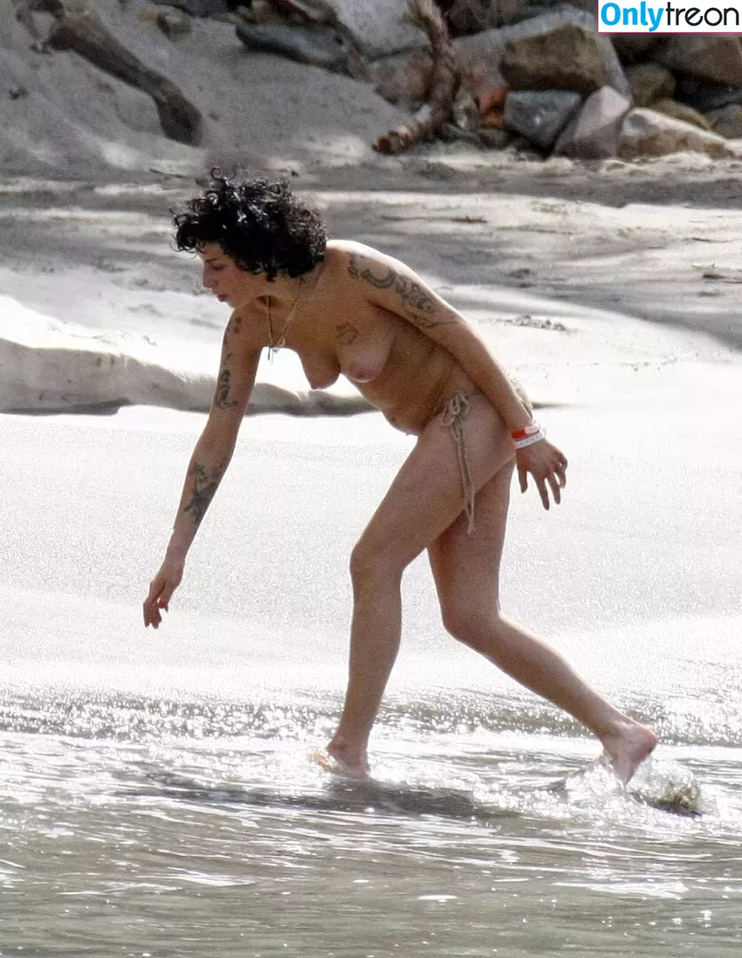 Amy Winehouse nude photo #0041 (483399061 / amywinehouse)