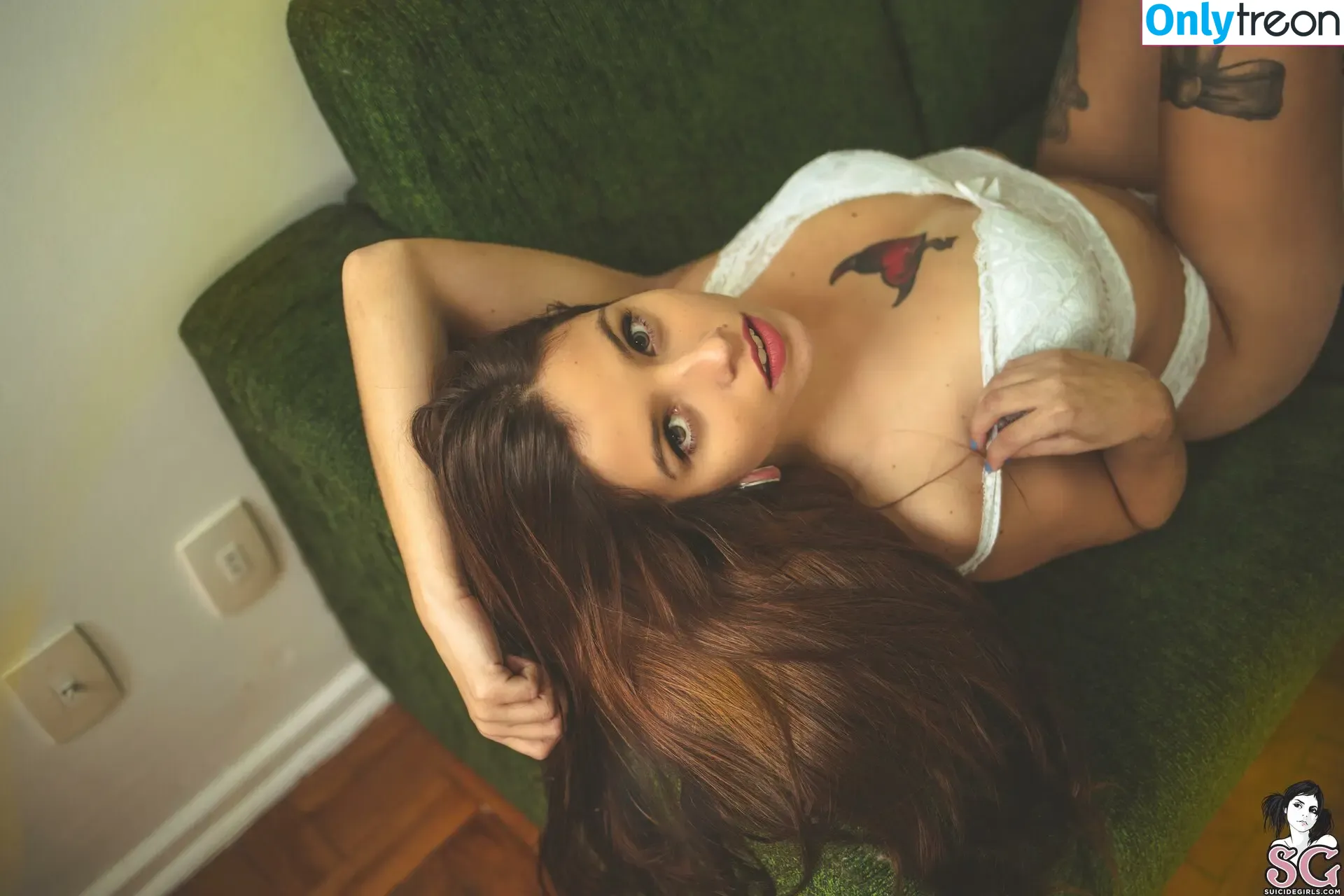 amyplacco nude photo #0405 (amyplacco)