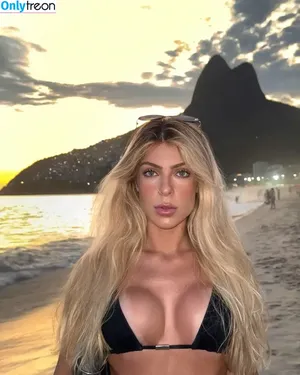 Ana Bruna Avila / anabruna фото голая #0241