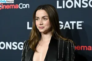 Ana De Armas / ana_d_armas / anadearmas nude photo #0305