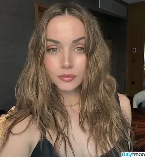 Ana De Armas / ana_d_armas / anadearmas фото голая #0524