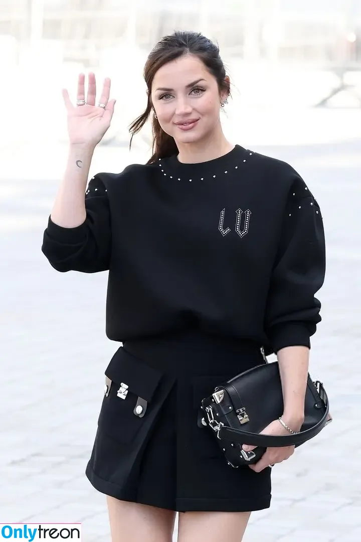 Ana De Armas голая photo #0890 (ana_d_armas / anadearmas)