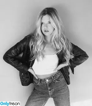 Ana Mulvoy Ten / anamulvoyten nude photo #0008