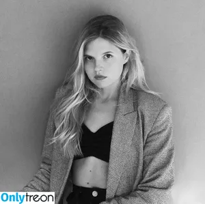 Ana Mulvoy Ten / anamulvoyten nude photo #0009