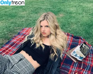 Ana Mulvoy Ten / anamulvoyten nude photo #0013
