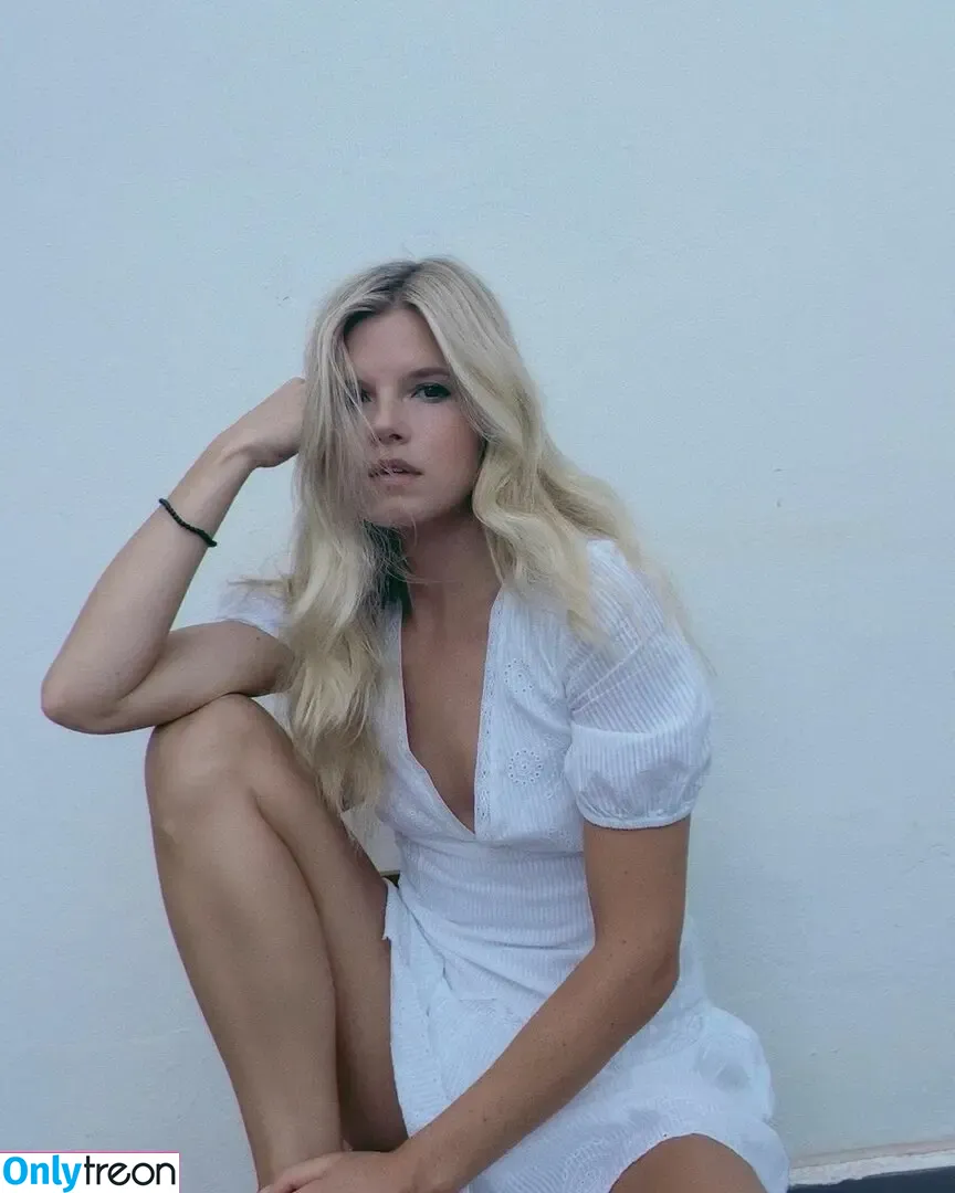 Ana Mulvoy Ten nude photo #0018 (anamulvoyten)
