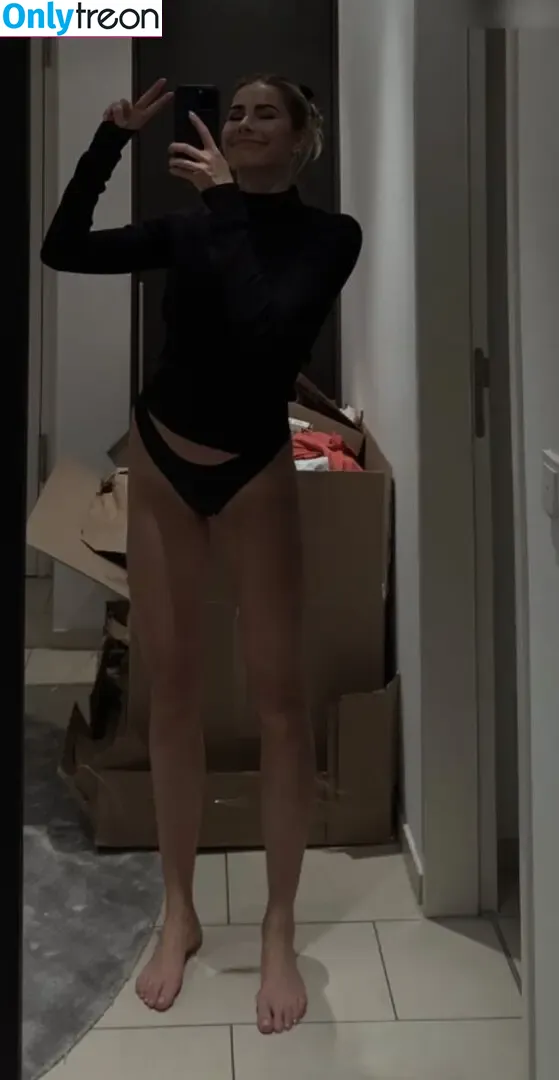 Anahita Rehbein nude photo #0079 (anahitarehbein)