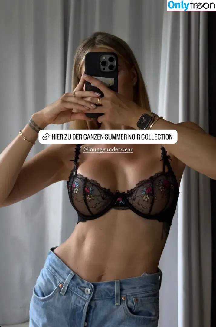 Anahita Rehbein nude photo #0094 (anahitarehbein)
