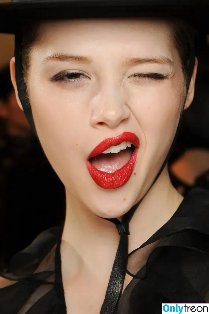 Anais Pouliot голая photo #0013 (anais_pouliot)