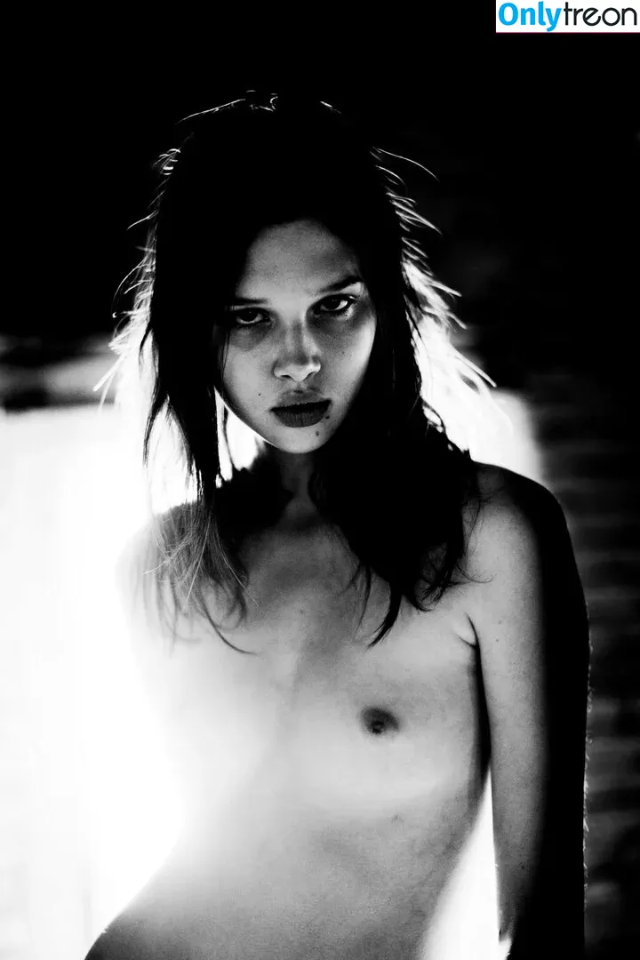 Anais Pouliot nude photo #0021 (anais_pouliot)