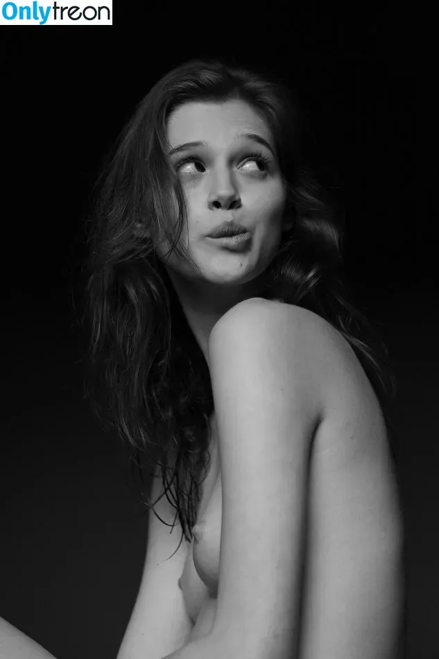 Anais Pouliot nude photo #0066 (anais_pouliot)