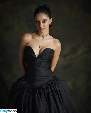 Ananya Pandey / ananyapanday nude photo #0014