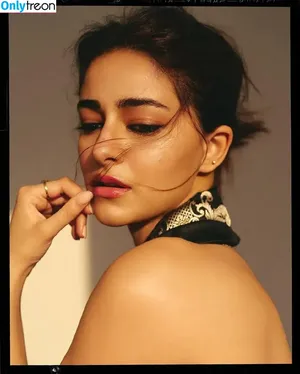 Ananya Pandey / ananyapanday фото голая #0061