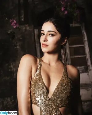 Ananya Pandey / ananyapanday nude photo #0130