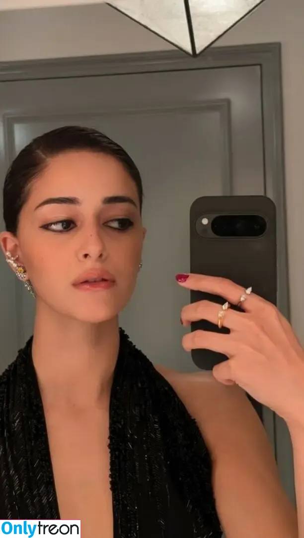 Ananya Pandey nude photo #0037 (ananyapanday)