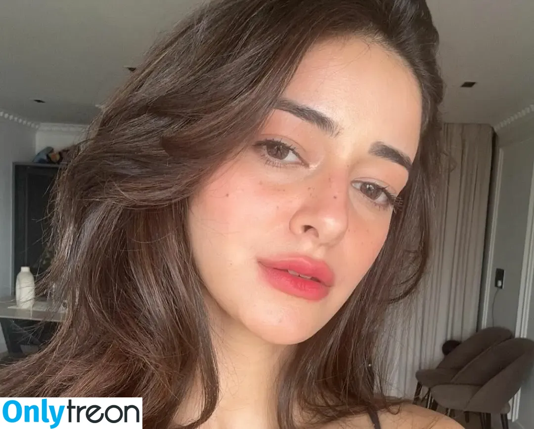 Ananya Pandey голая photo #0057 (ananyapanday)