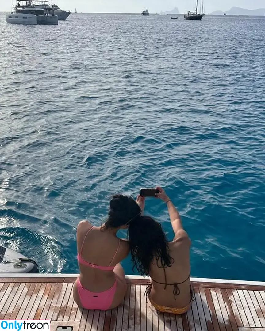 Ananya Pandey nude photo #0123 (ananyapanday)