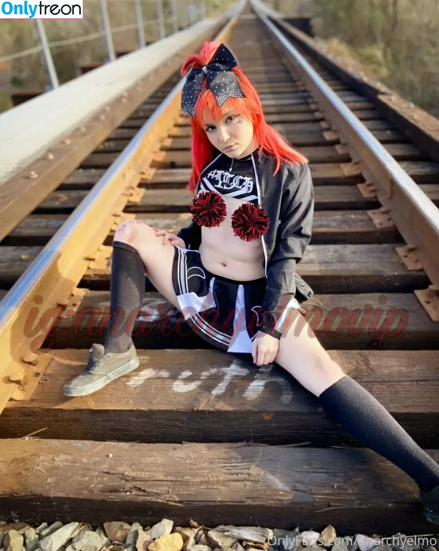 anarchyelmo nude photo #0020 (theanarchyelmo)