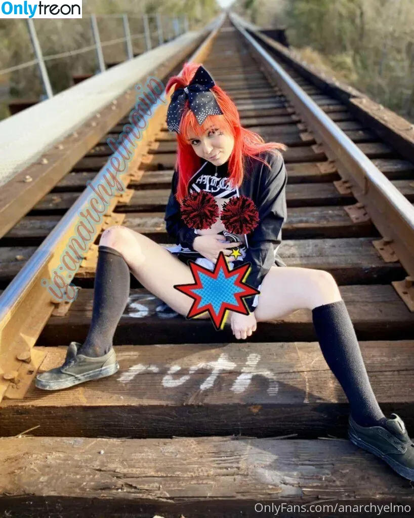 anarchyelmo nude photo #0021 (theanarchyelmo)