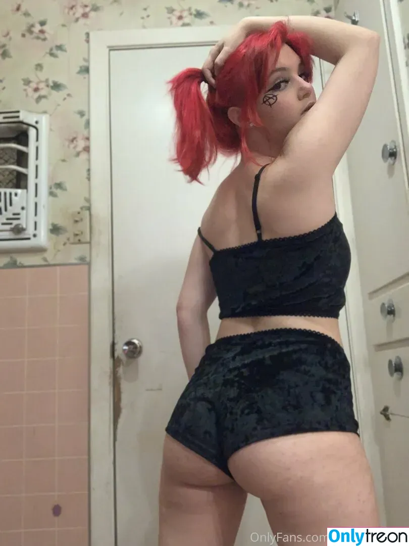 anarchyelmo nude photo #0032 (theanarchyelmo)