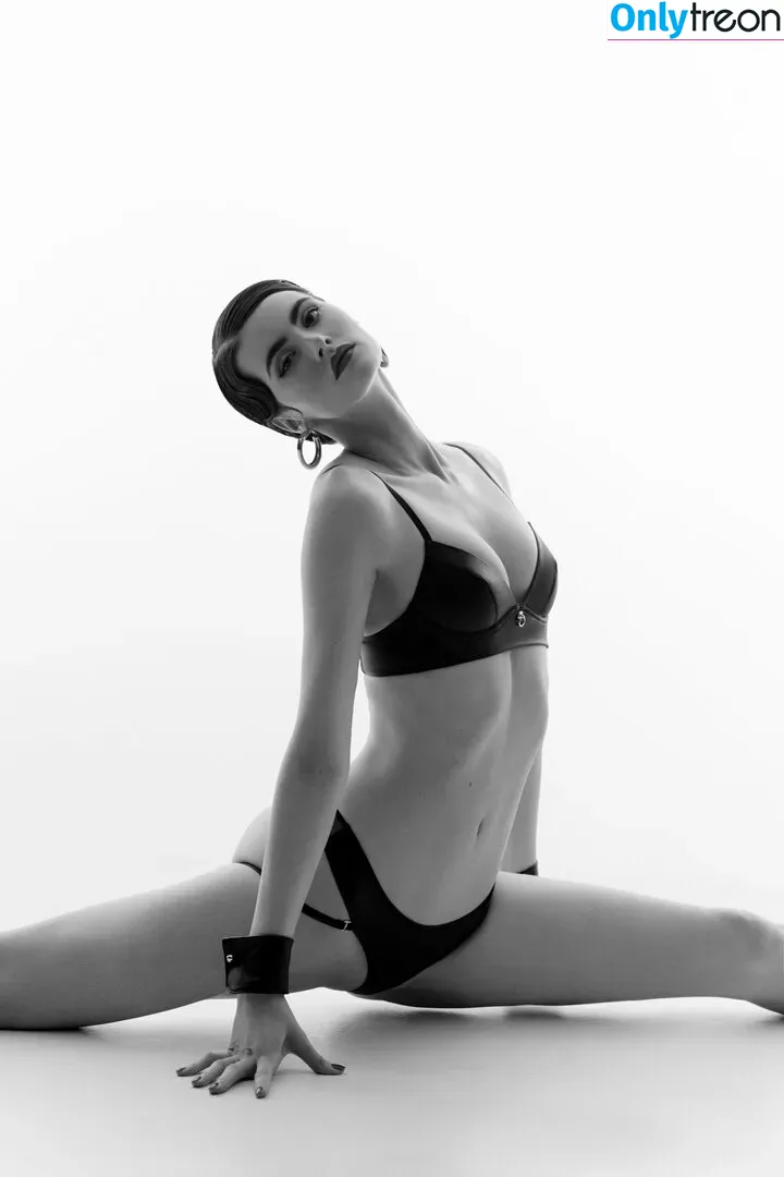 Anastasia Jovanovic nude photo #0003 (anaxjovana)
