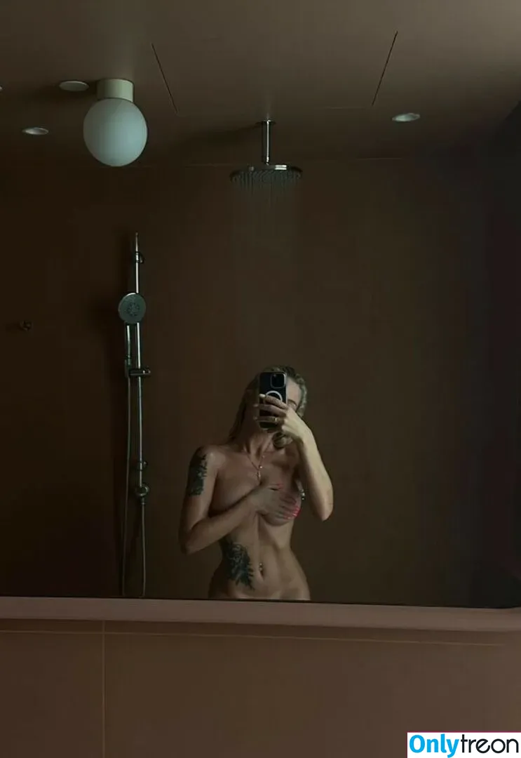 Anastasia Malysheva nude photo #0116 (Dance_malyshka_offi)