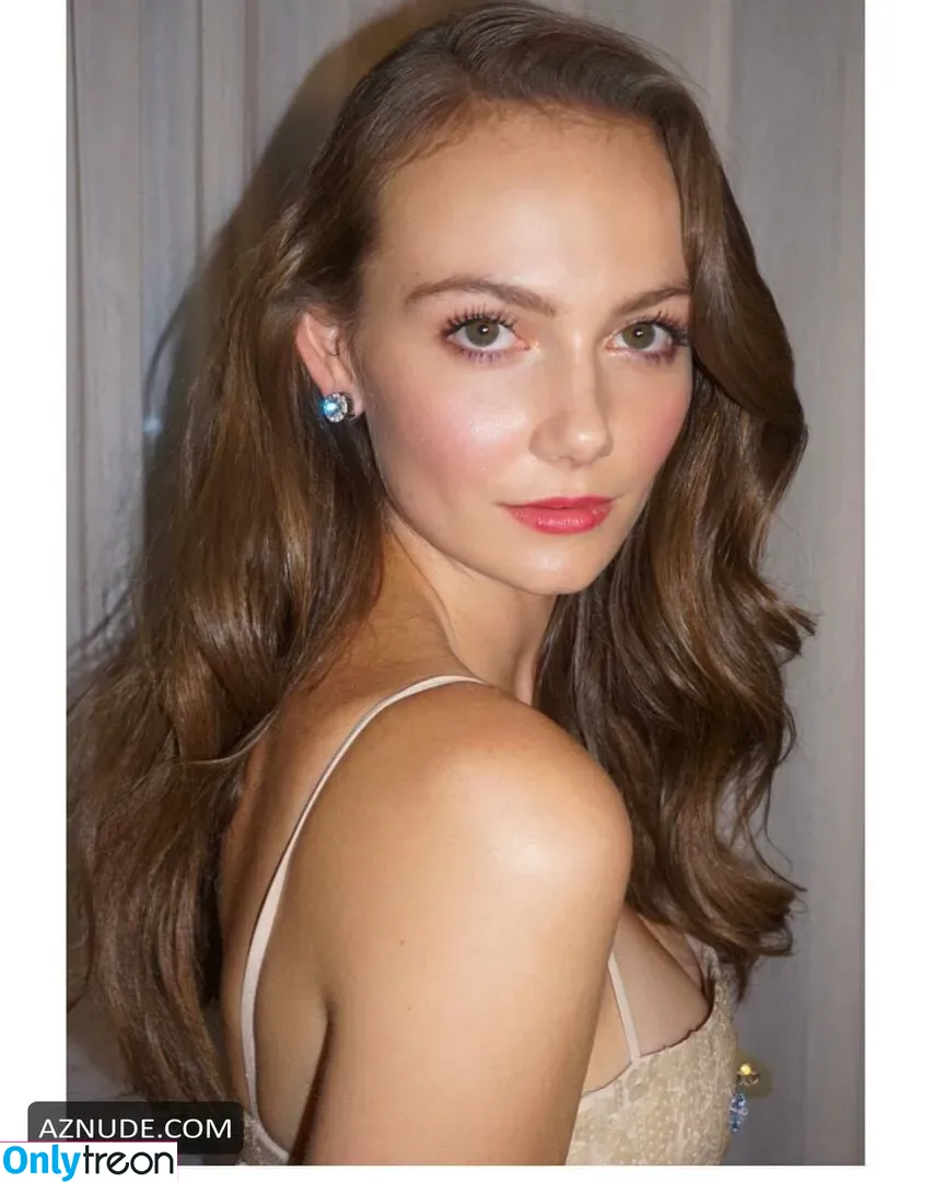 Andi Matichak голая photo #0029 (andimatichak)