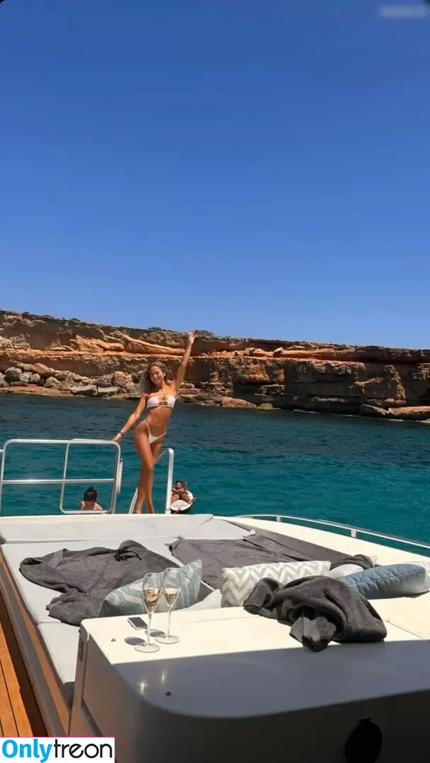 Andrea Dalmau nude photo #0076 (andreadalmauvalls)