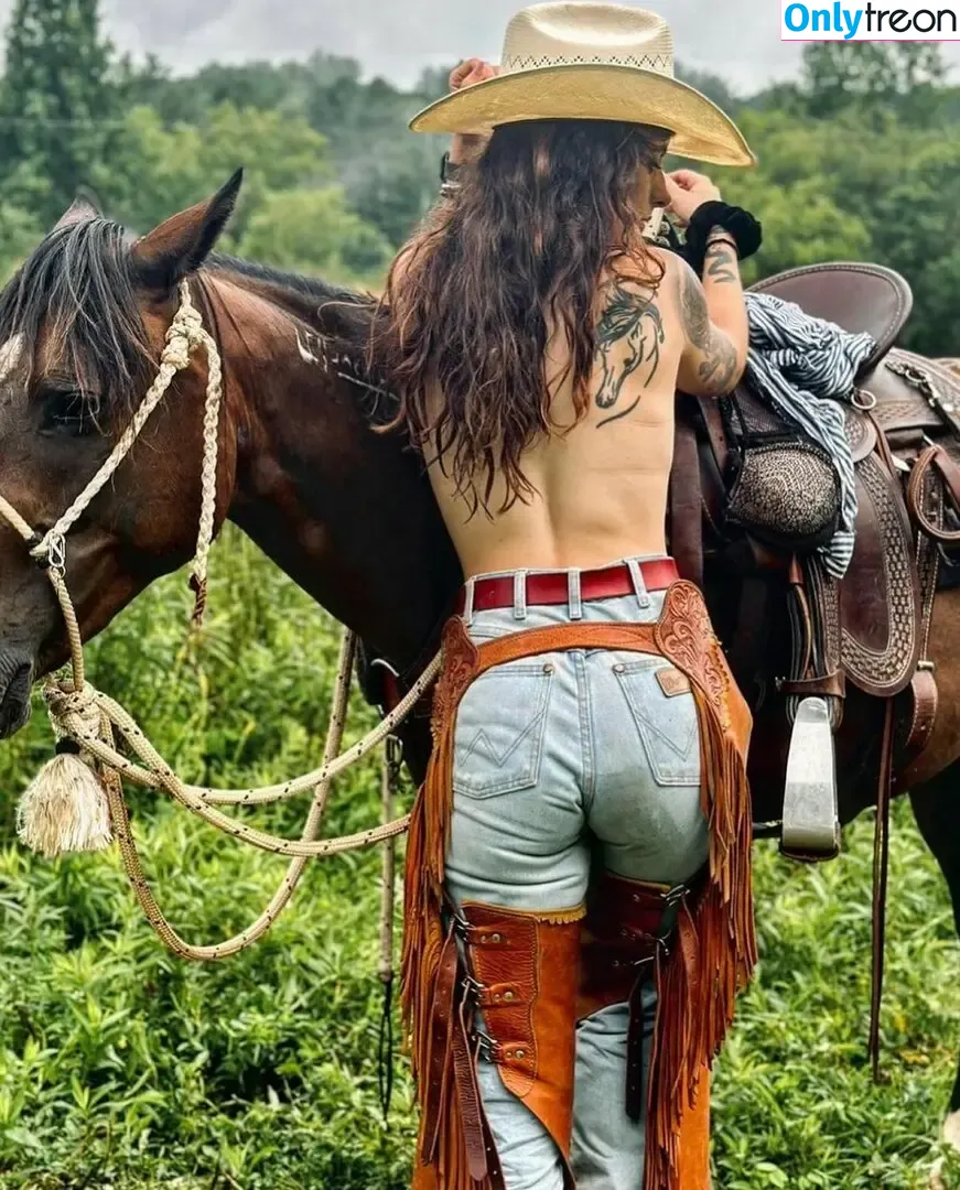 Andreaming nude photo #0010 (Andrea Hurd - cowgirl / theandreahurd)