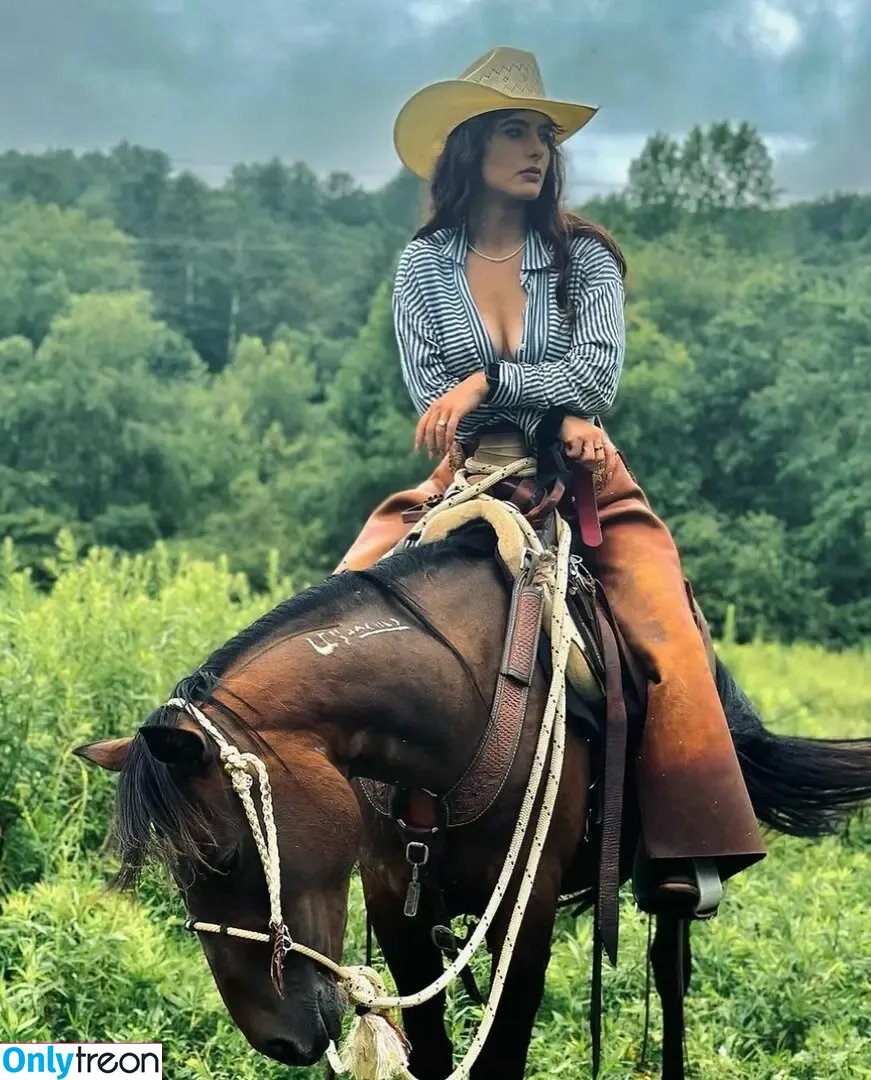 Andreaming nude photo #0011 (Andrea Hurd - cowgirl / theandreahurd)