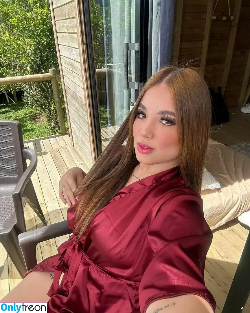 andrearobayoo nude photo #0002 (andrearobayoo)