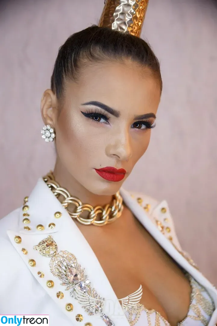 AndreeaNicoletaDinu голая photo #0020 (AndreeaNicoletaDinu)