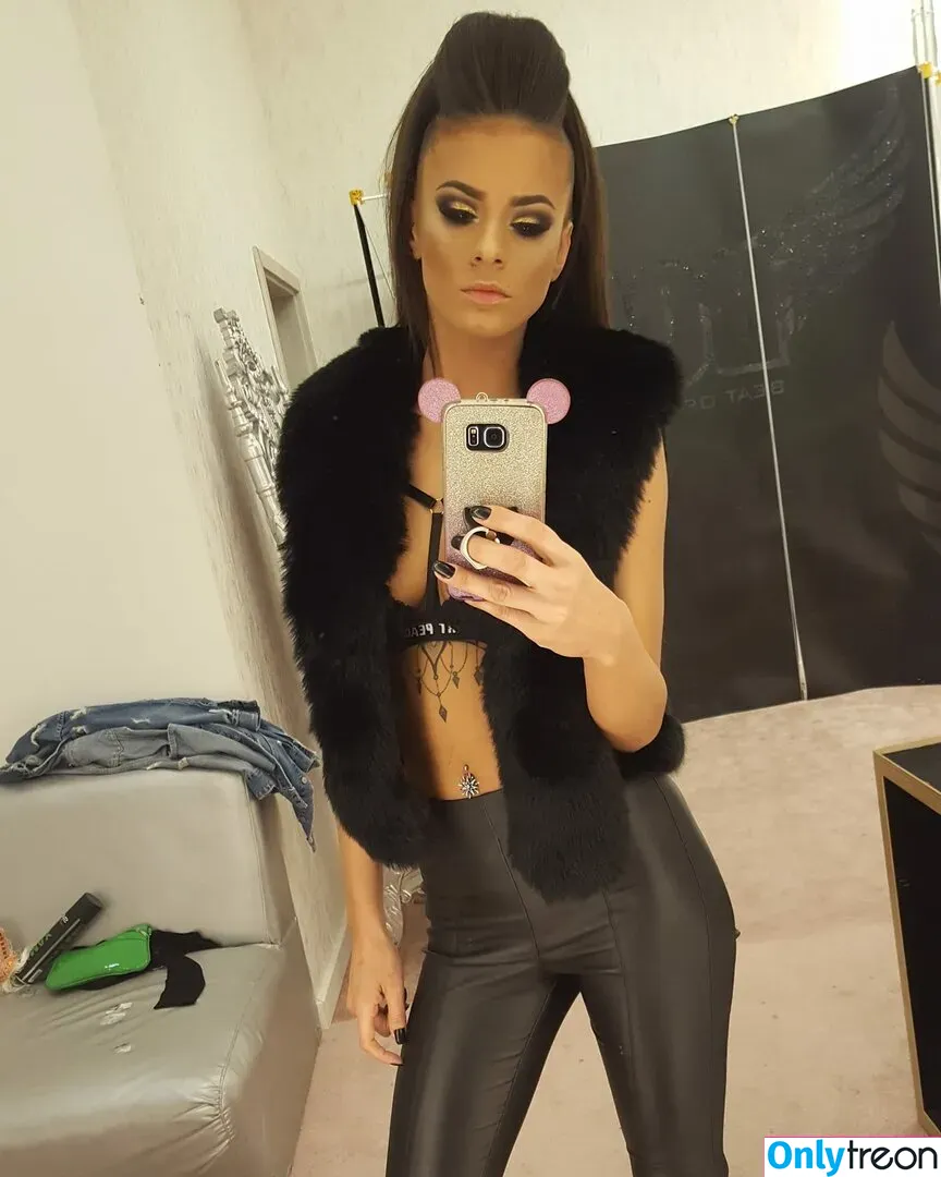 AndreeaNicoletaDinu голая photo #0039 (AndreeaNicoletaDinu)