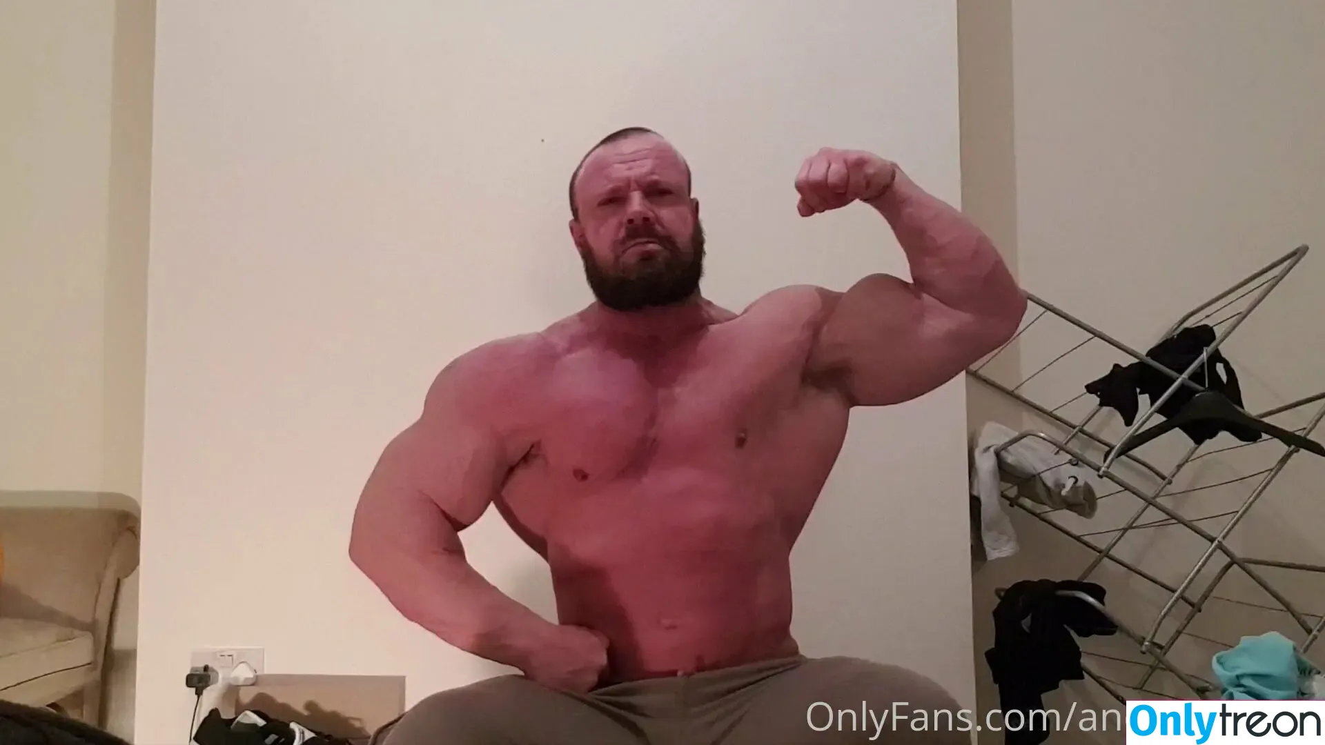 andyanabolic голая photo #0028 (andyanabolic)