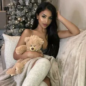 Aneeqa Farid / aneeqafarid фото голая #0004