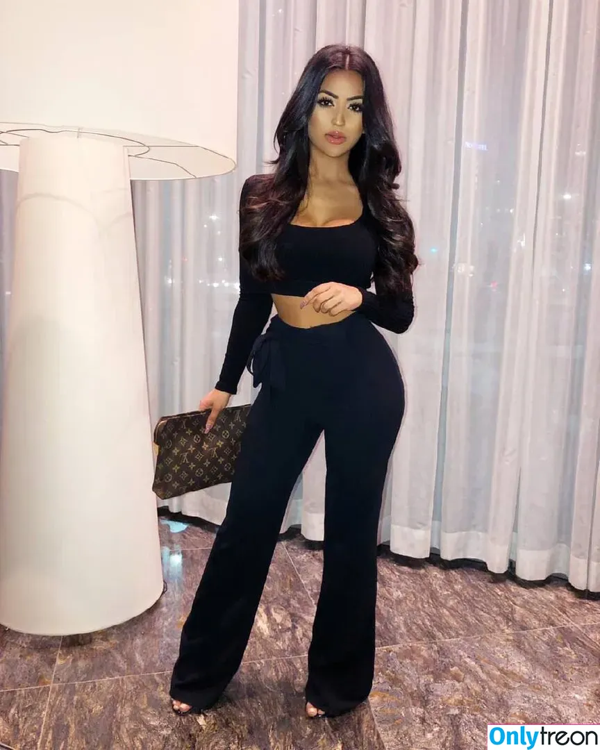 Aneeqa Farid голая photo #0012 (aneeqafarid)