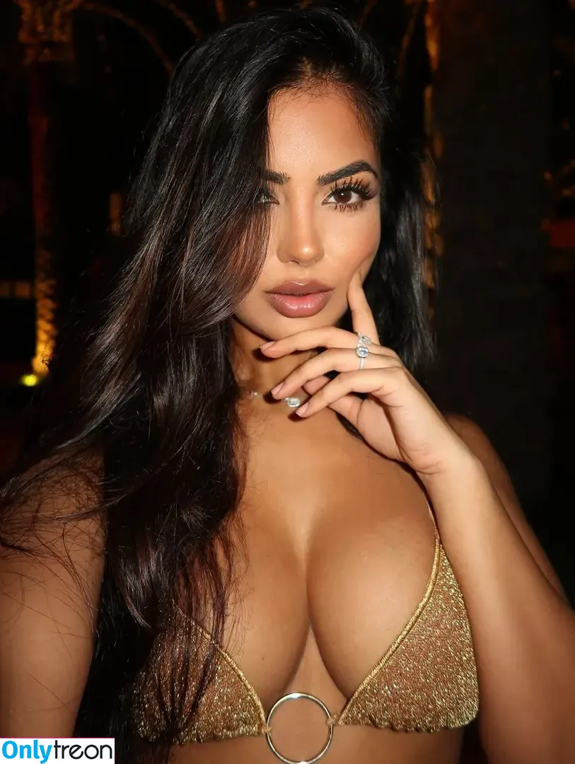 Aneeqa Farid голая photo #0443 (aneeqafarid)