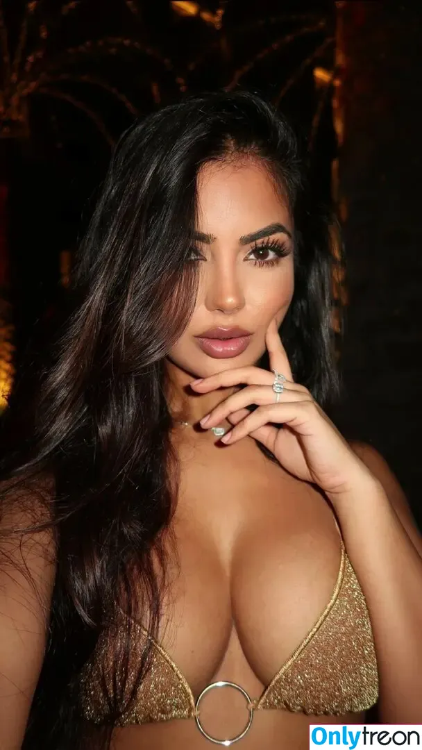 Aneeqa Farid голая photo #0490 (aneeqafarid)