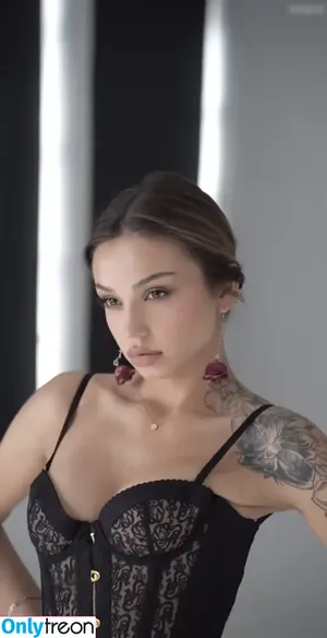 Anđela Ignjatović - Breskvica / brrrreskvica nude photo #0045