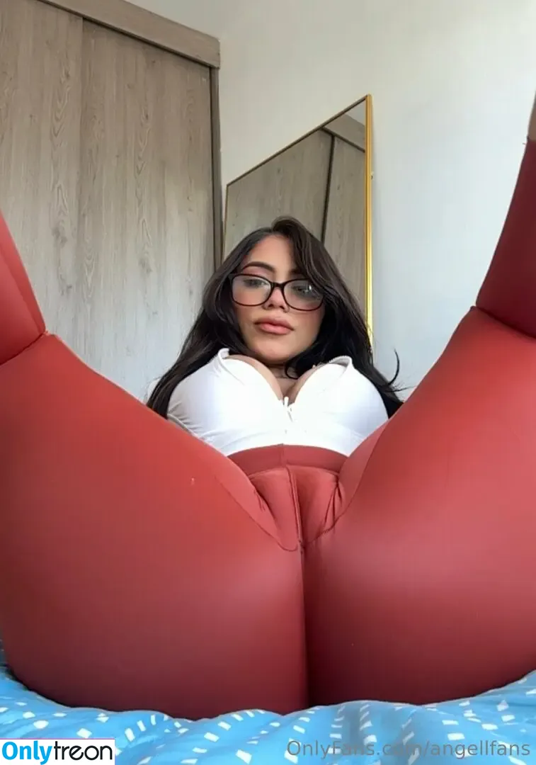 Angela López nude photo #0063 (angel.lopezco / angellfans)