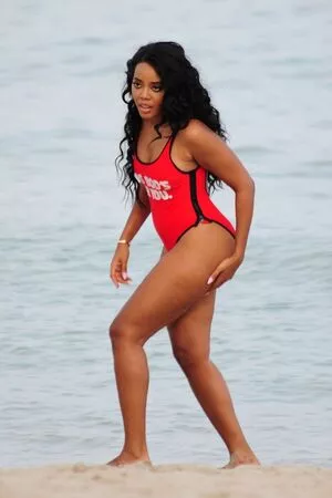 Angela Simmons / angelasimmons фото голая #0300
